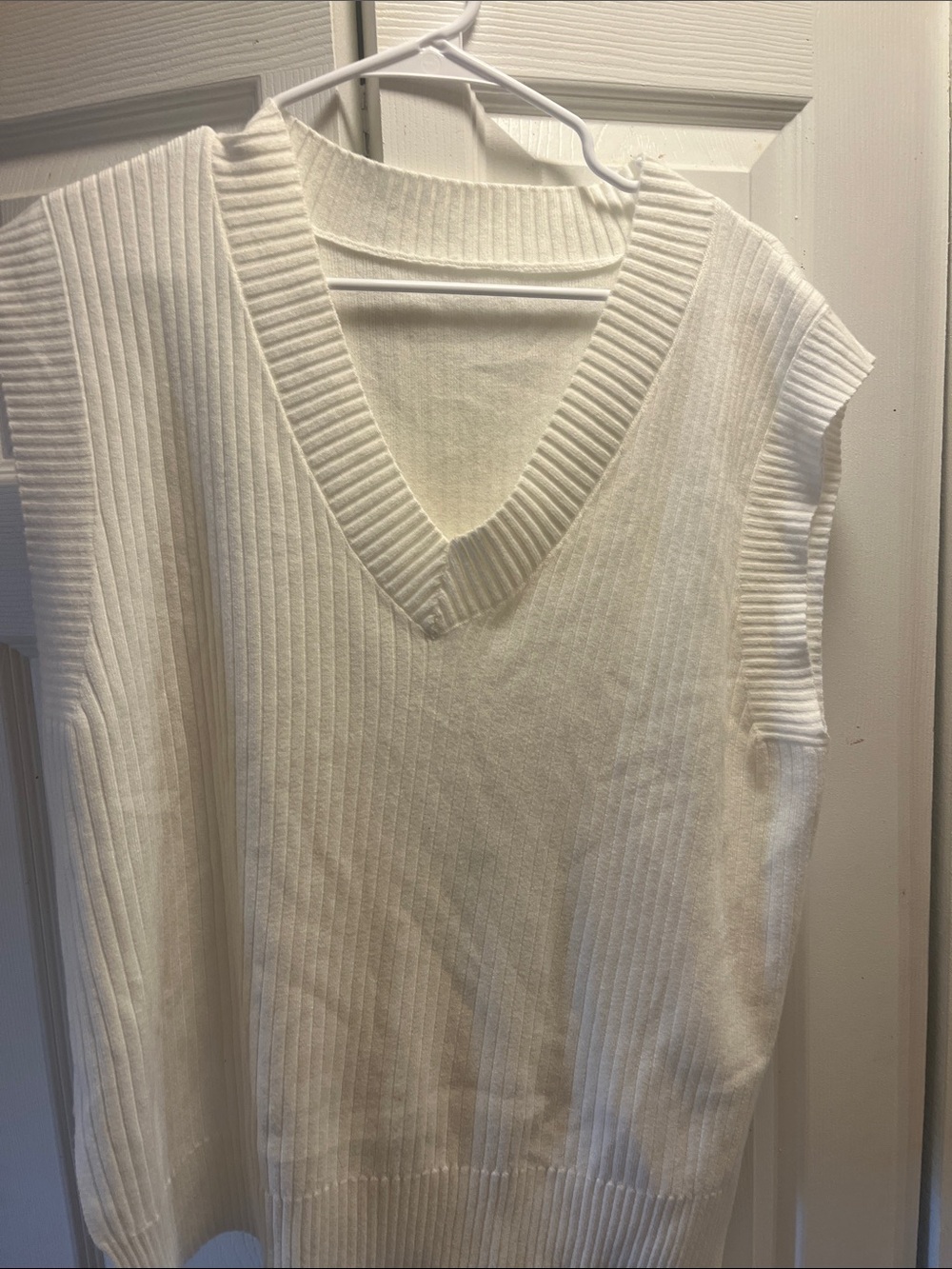 Classic Ribbed V-Neck Sweater Vest in Cream